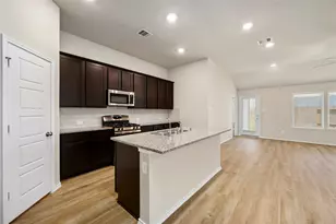 2123 Levant Ln, Baytown, TX 77523 - Photo 6