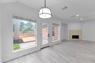 87 S Wynnoak Cir, The Woodlands, TX 77382 - Photo 10
