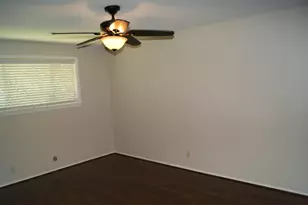 5522 Dryad Dr, Houston, TX 77035 - Photo 14