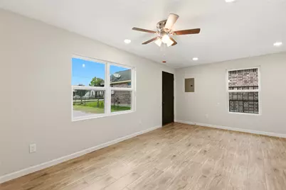 7010 Brownsville Street #1/2, Houston, TX 77020 - Photo 6