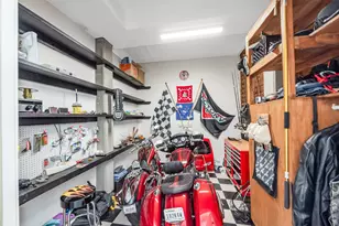 936 Long Reach Dr, Tiki Island, TX 77554 - Photo 38