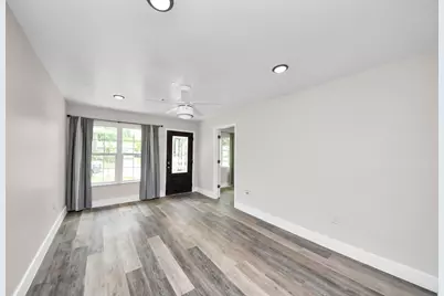 5903 Belneath Street, Houston, TX 77033 - Photo 10