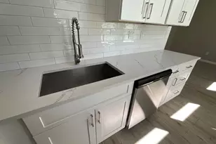 3403 Yupon St, Houston, TX 77006 - Photo 10