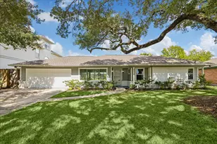 4914 Holly St, Bellaire, TX 77401 - Photo 2