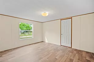 202 S Trice St, Willis, TX 77378 - Photo 10