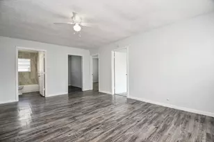 941 Lucky St, Houston, TX 77088 - Photo 6