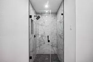 106 S 9th St, Houston, TX 77562 - Photo 28