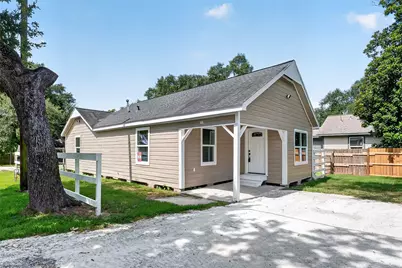 106 S 9th Street, Houston, TX 77562 - Photo 1