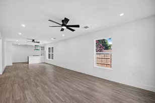 106 S 9th St, Houston, TX 77562 - Photo 12