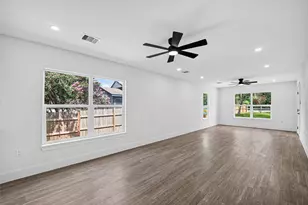 106 S 9th St, Houston, TX 77562 - Photo 10