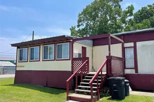 110 20th St, San Leon, TX 77539 - Photo 2