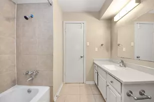 17105 Beaver Springs Dr Dr, Houston, TX 77090 - Photo 40