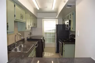 7827 Leonora St, Houston, TX 77061 - Photo 8