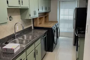 7827 Leonora St, Houston, TX 77061 - Photo 6