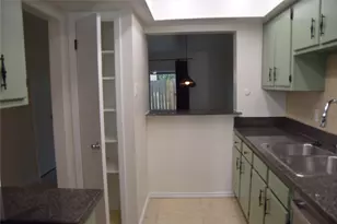 7827 Leonora St, Houston, TX 77061 - Photo 2