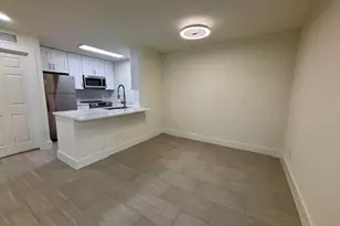 2121 Fountain View Dr, Houston, TX 77057 - Photo 2