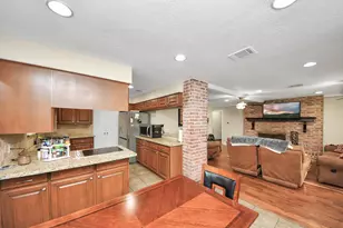 902 Old Mill Ln, Houston, TX 77073 - Photo 12