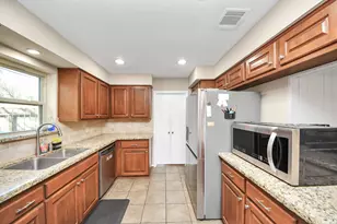 902 Old Mill Ln, Houston, TX 77073 - Photo 14