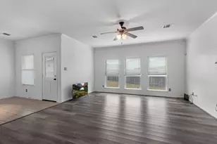 9207 Chloe Dr, Houston, TX 77044 - Photo 8