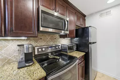 7575 Katy Fwy #89, Houston, TX 77024 - Photo 14