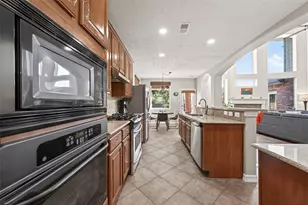 8119 Edenwood Dr, Spring, TX 77389 - Photo 18