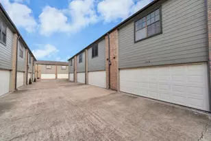 9850 Pagewood Ln, Houston, TX 77042 - Photo 30
