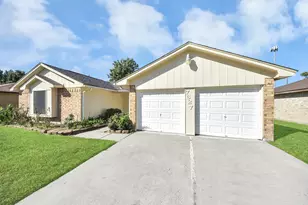 7627 Shoshone Dr, Baytown, TX 77521 - Photo 2