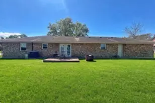 509 Light St, Anahuac, TX 77514 - Photo 18