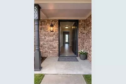 509 Light Street, Anahuac, TX 77514 - Photo 2