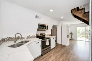 9563 Darkwood St, Willis, TX 77318 - Photo 6