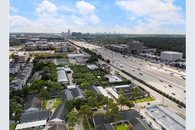1016 E Tri Oaks Ln Unit 45 Lane #45, Houston, TX 77043 - Photo 28