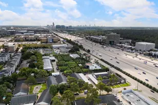 1016 E Tri Oaks Ln Unit 45 Ln, Houston, TX 77043 - Photo 28