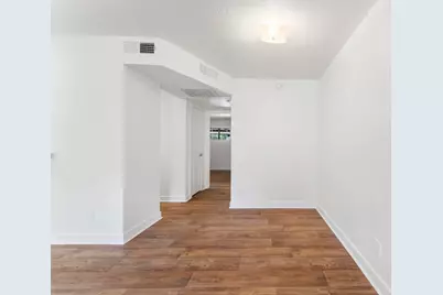 1016 E Tri Oaks Ln Unit 45 Lane #45, Houston, TX 77043 - Photo 16
