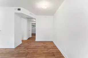 1016 E Tri Oaks Ln Unit 45 Ln, Houston, TX 77043 - Photo 16