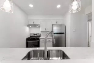 1016 E Tri Oaks Ln Unit 45 Ln, Houston, TX 77043 - Photo 2