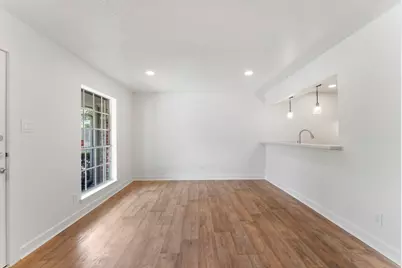 1016 E Tri Oaks Ln Unit 45 Lane #45, Houston, TX 77043 - Photo 8