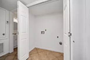 17331 Red Oak Dr, Houston, TX 77090 - Photo 2