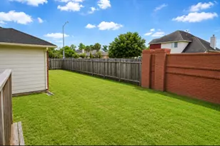 15154 Kingsbridge Way, Houston, TX 77083 - Photo 12