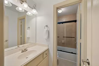 15 Heather Bank Place, The Woodlands, TX 77382 - Photo 32