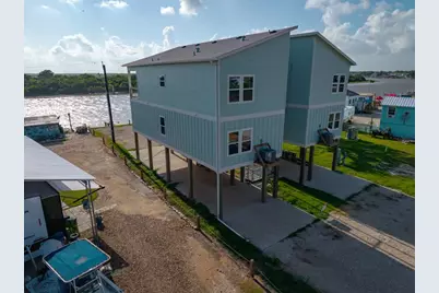 438 Private Road 670, Matagorda, TX 77457 - Photo 2