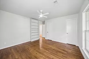5615 Burlinghall Dr, Houston, TX 77035 - Photo 10
