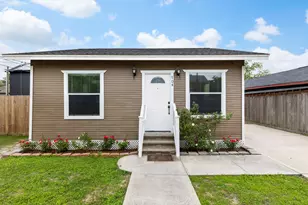 704 Jewett St, Houston, TX 77009 - Photo 1