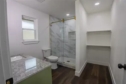 5446 Loch Lomond Drive, Houston, TX 77096 - Photo 10