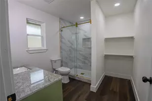 5446 Loch Lomond Dr, Houston, TX 77096 - Photo 10
