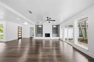 5446 Loch Lomond Dr, Houston, TX 77096 - Photo 2