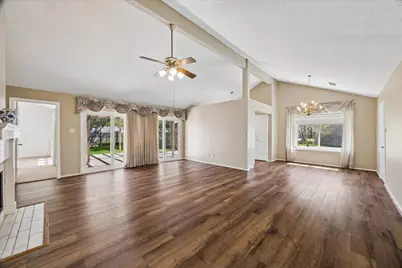 711 Flower Field Court, Pearland, TX 77584 - Photo 4