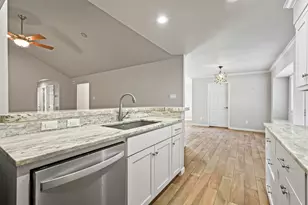 9110 Tooley Dr, Houston, TX 77031 - Photo 10