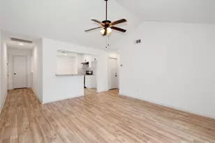 1 Ollerton Dr, Conroe, TX 77303 - Photo 10