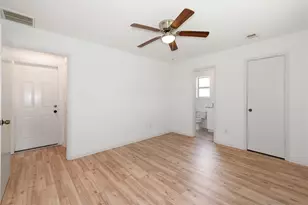 1 Ollerton Dr, Conroe, TX 77303 - Photo 14
