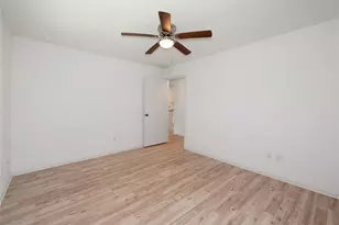 1 Ollerton Dr, Conroe, TX 77303 - Photo 16